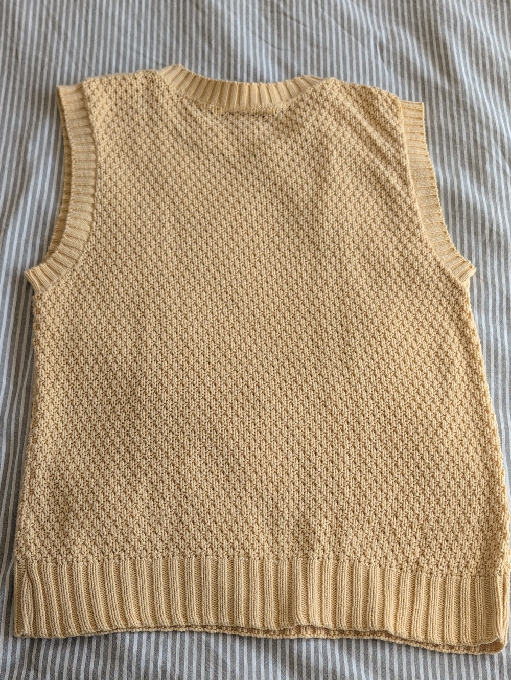 Chesterfield For Her Buttercup Yellow Sweater Vest - Picture 4 of 6